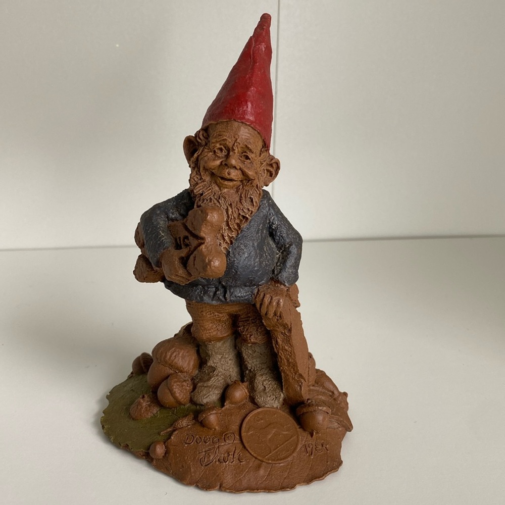 Doug Gnome 🍂Tom Clark Cairn Studio 1984 signed numbered dated dog treat dogwood